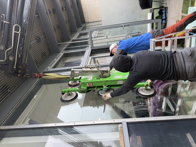 About Mitcham Glazing